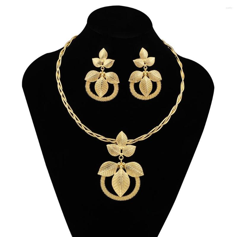 

Necklace Earrings Set Dubai High Quality Jewelry Women's Earring Fashion Trend Clover Design Birthday Party Christmas Gift Wedding, Picture shown