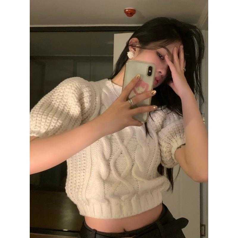 

Retro Puff Sleeve Round Neck Short Sweater Spring Rombus Twist Bottoming, Apricot
