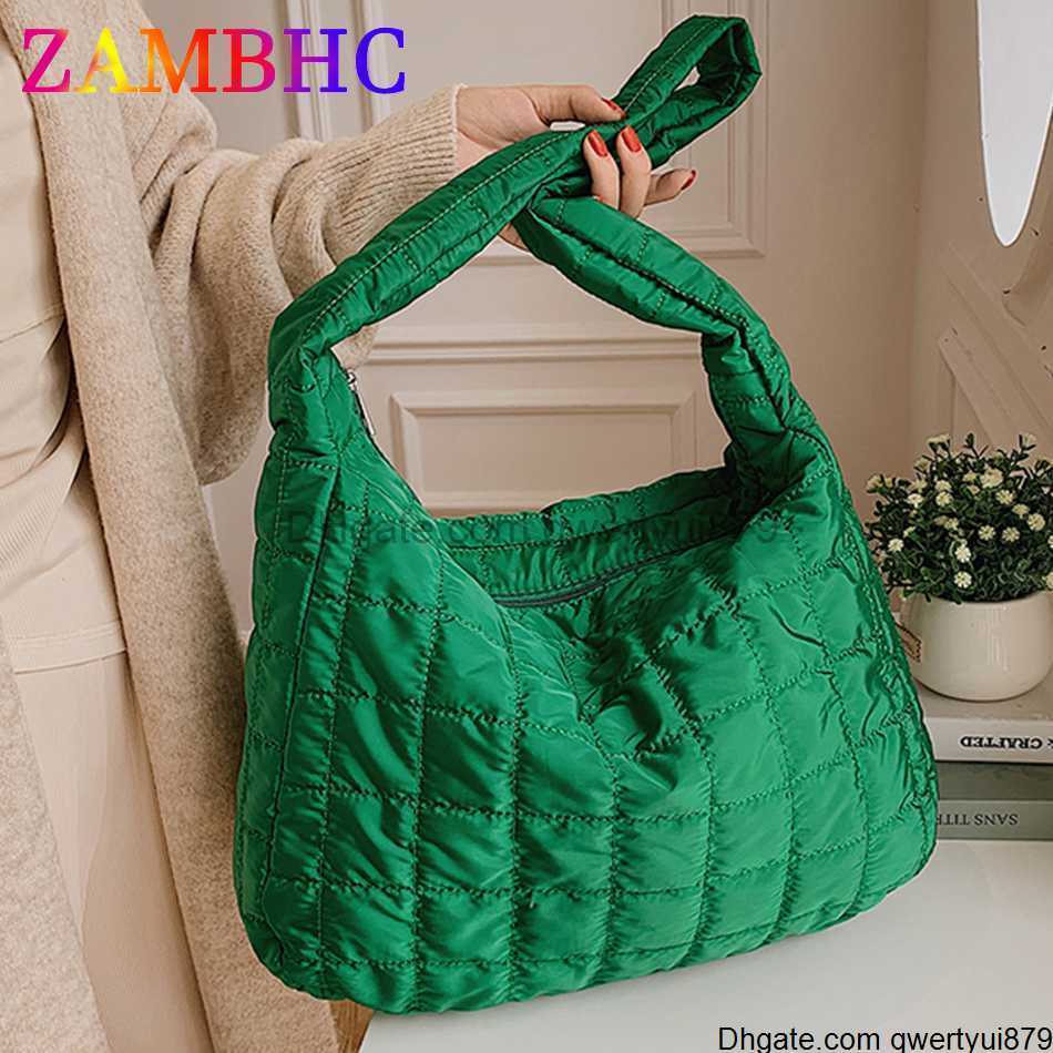 

qwertyui879 Large Capacity Green Women Shopping Bag High Quality Cloth Shoulder Bags for Women New Winter Style Ladies Sac Designer Hand Bag 413SMT, Black