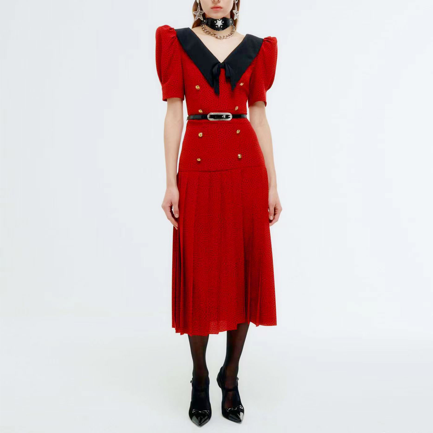 

fanncy dress V-neck puff sleeved pleated red dress