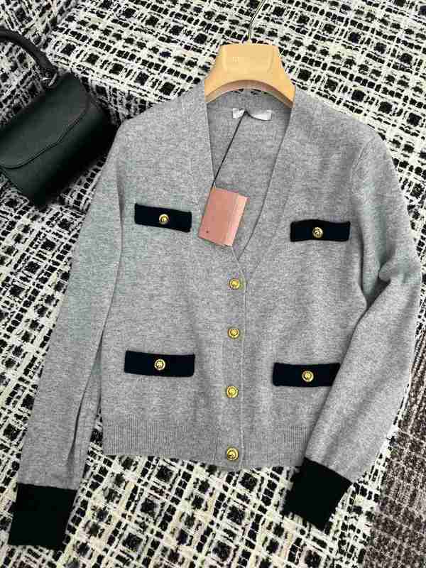 

Women' T-Shirt designer Early Spring New Girls' Casual Versatile Metal Buckle Color Matching V-Neck Wool Short Long Sleeve Knitted Cardigan 70DQ, Gray