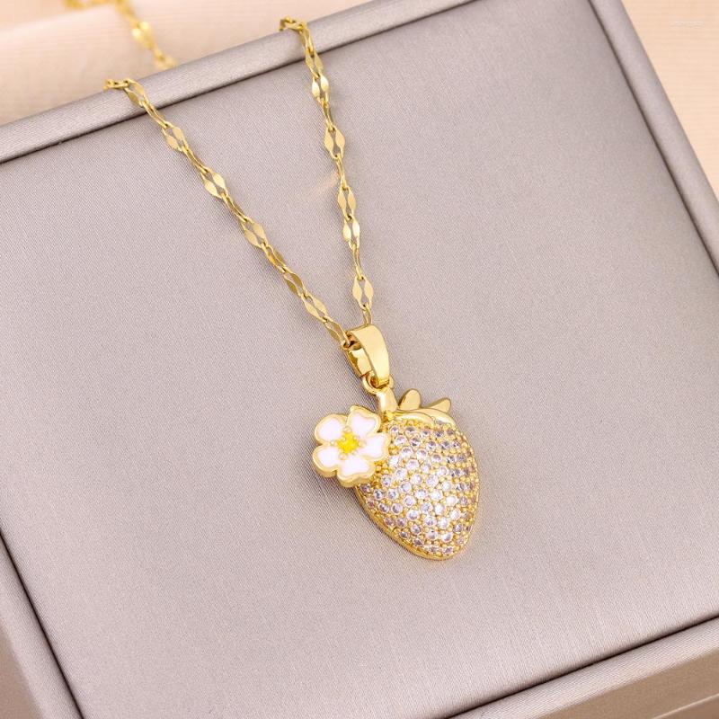 

Pendant Necklaces Strawberry Titanium Steel Women Ins Wind Temperament Sweet Design Sense Necklace Party Jewelry Gift