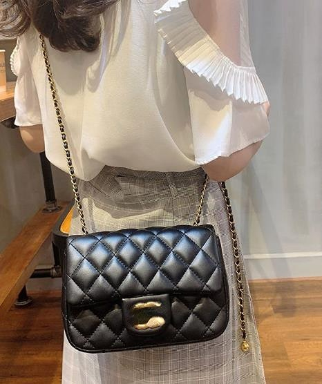 

European luxury brand envelope bag cross-body chain Ringer small square box pillow bags senior sense shoulder bags, Aspic
