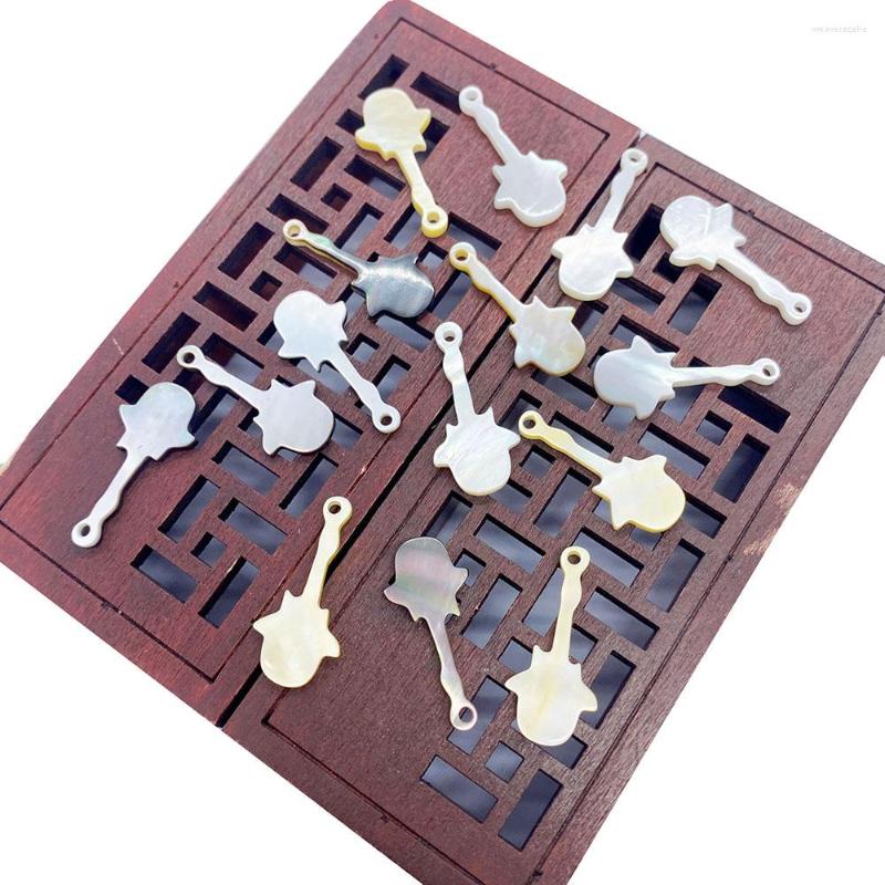 

Charms Natural Sea Shell Pendant Carved Guitar Shape White Yellow Black Three-color Personality DIY Necklace Jewelry Accessories 2pcs