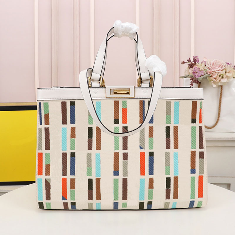 

Large Tote Bags Colorful Embroidered Beach Bag Shoulder Bag Handbags Women Designer Canvas Hand Bag Medium Shopping Bag Interior Pocket Twist Lock Classic Letter, Red