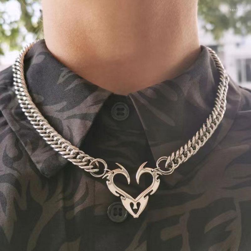 

Pendant Necklaces Punk Hollow Flame Love Pendants Necklace For Women Gothic Grunge Rock Vintage Fashion Unisex Water-wave Chain Jewelry