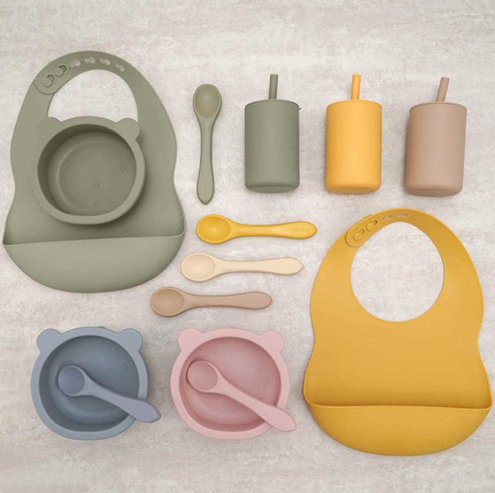 

Cups Dishes Utensils BPA Free Baby Silicone Feeding Set Waterproof Bib For Newborns Cute Animals Sucker Bowl Cup Spoon Dishes Plate Tableware AA230413