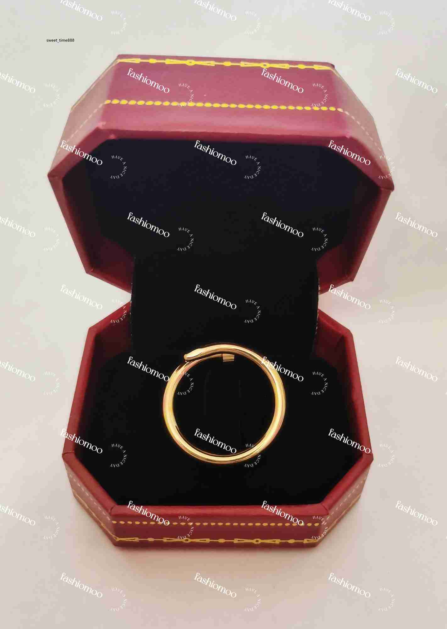 

2020 Designer Titanium Steel Rose Gold Women's Love Ring Deluxe Zirconia Engagement Ring Men's Jewelry Gift Fashion Accessories Ribbon Box