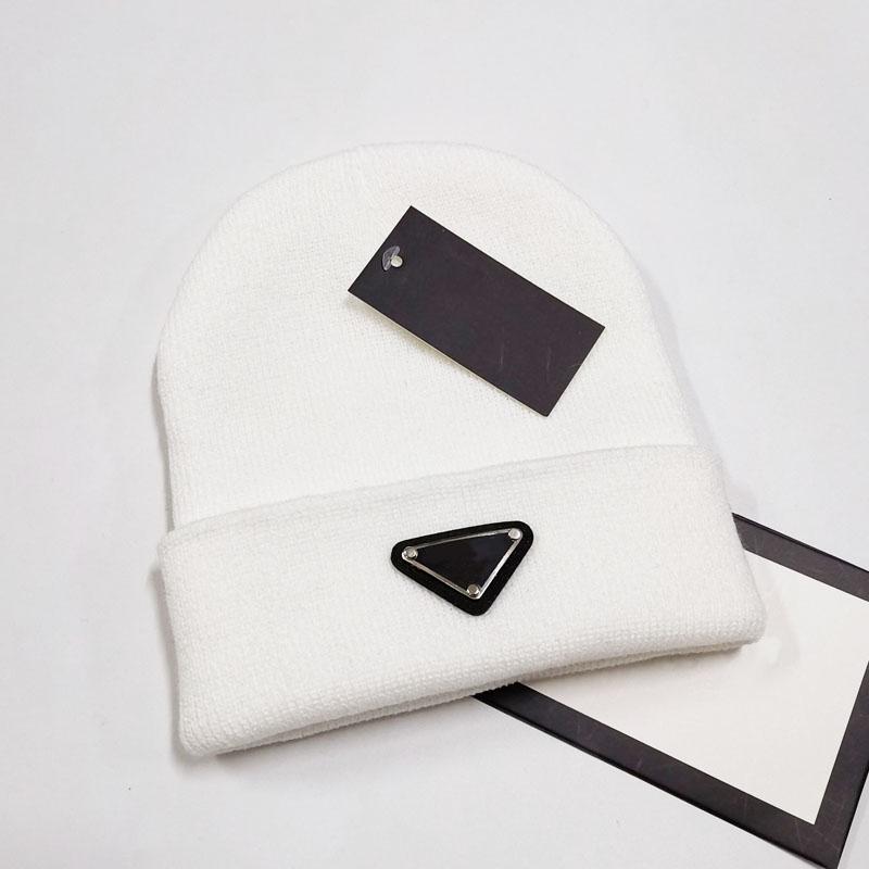 

Fashion Winter Beanie Skull caps Hats Women and men with Real Raccoon Fur Pompoms Warm Girl snapback pompon, White
