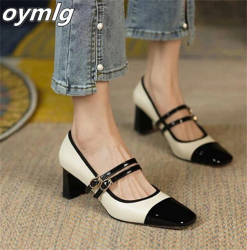 

2023 spring summer New product simple Square Head Medium Heel Color Contrast Single Shoes Low Top Women's Light Mouth Gentle fashion versatile, White