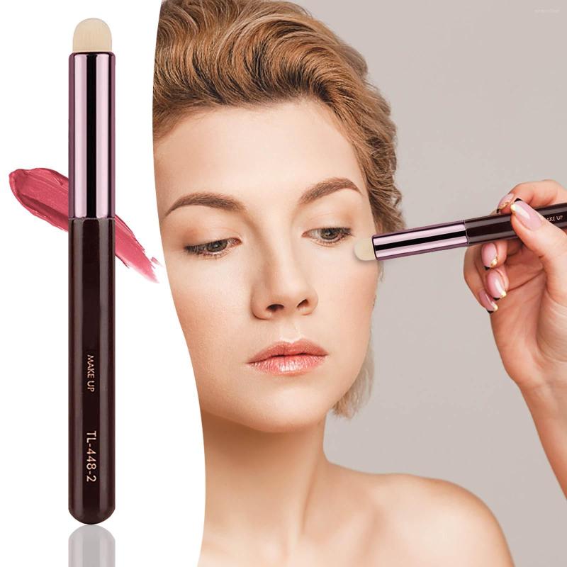 

Makeup Brushes Lipstick Brush Lip Portable With Cover Eyeshadow Body