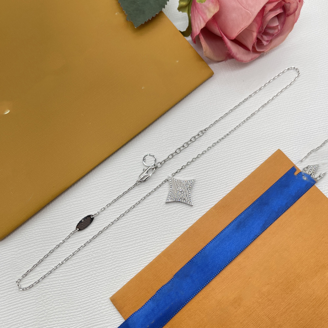 

Women Luxury Designer Pendant Necklaces Louisity Brand Fashion Jewelry Metal Letter Viutonity Crystal For Woman Trend Chains Necklace cjeweler fg23wewe