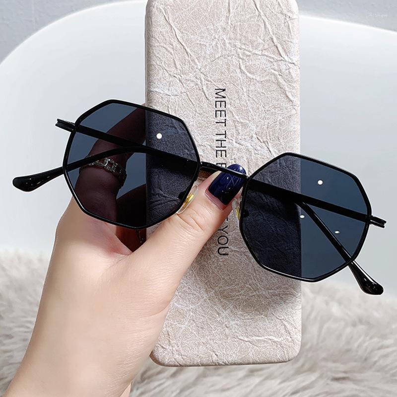 

Sunglasses Fashion Small Frame Square Woman Brand Designer Eyewear Metal Mirror Sun Glasses Female Ocean Lens