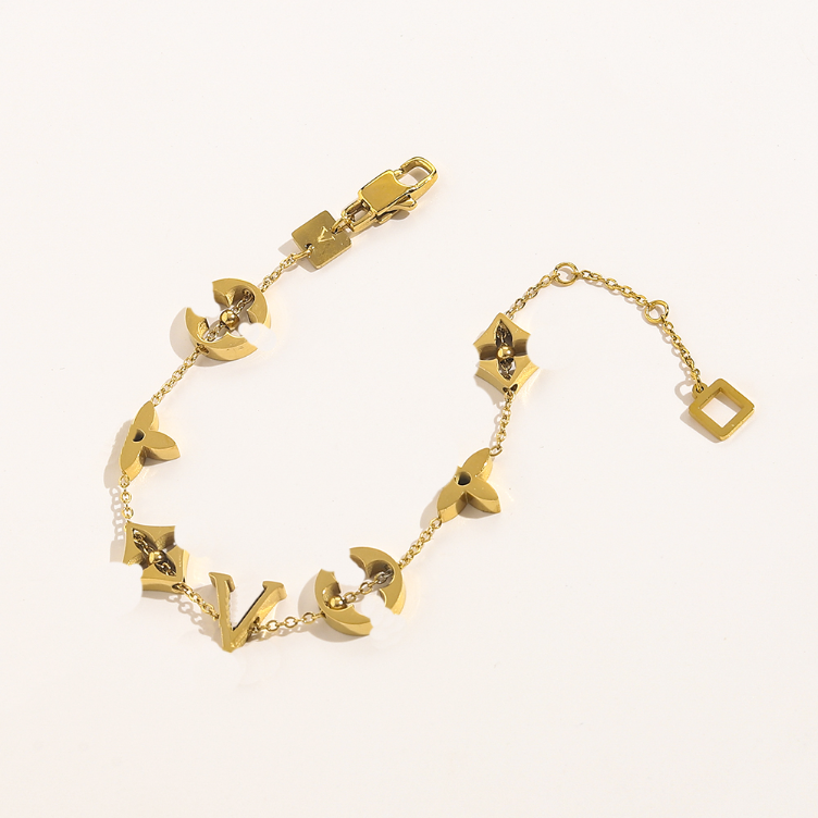 

18K Gold Love Chains Bracelet Women 2023 Gift Bracelet Spring Party Family Couple Jewelry Designer Clover Letter Bracelet Luxury Gift Jewelry Wholesale