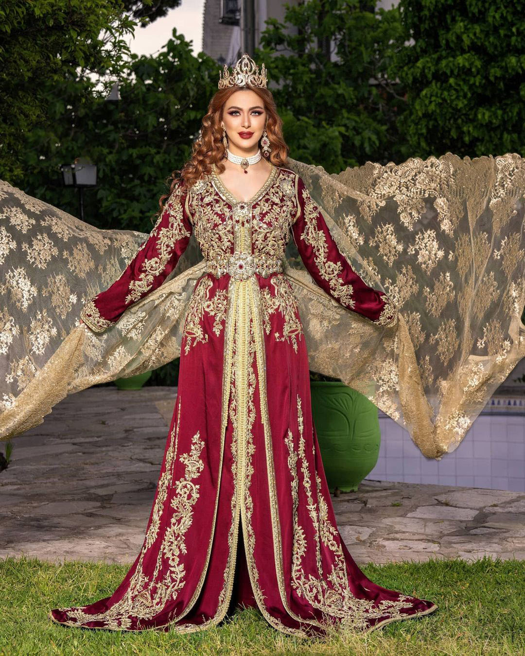 

Elegant Burgundy Kaftan Moroccan Formal Evening Dresses With Gold Lace Appliques Regular Long Sleeves Saudi Arabic Prom Dress Traditional Mariage Women Gowns, Dark navy