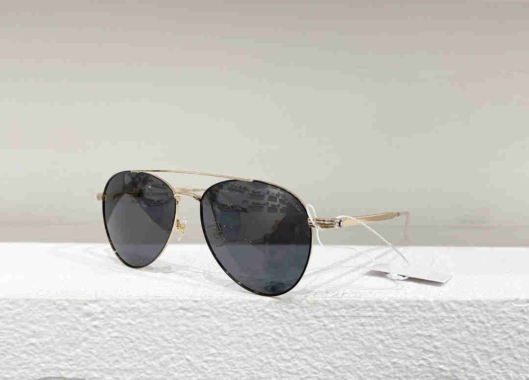 

2023 Designer Sunglasses for Men & Women - Luxury PC Frame, Classic Fashion Mirrored Shades for Outdoor Activities