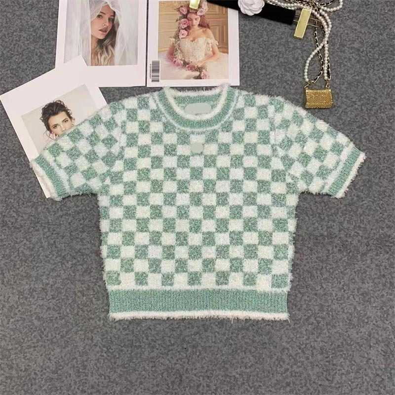 

Brand T-shirts Contrasting Color Plaid Printed Metal Logo Decorative Crewneck Tee Threaded Hemming Design Striped Trim Short Sleeve Knitted Tops 2 Colors T-Shirt