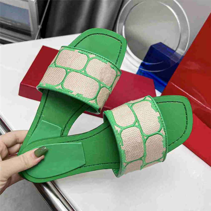 

Fashion Slippers 2023 Valentinoity Luxury Design Summer Men and Women Flat Shoes Thick Sole Leather Rubber Letter Logo Casual Cartoon Slippers 06-013