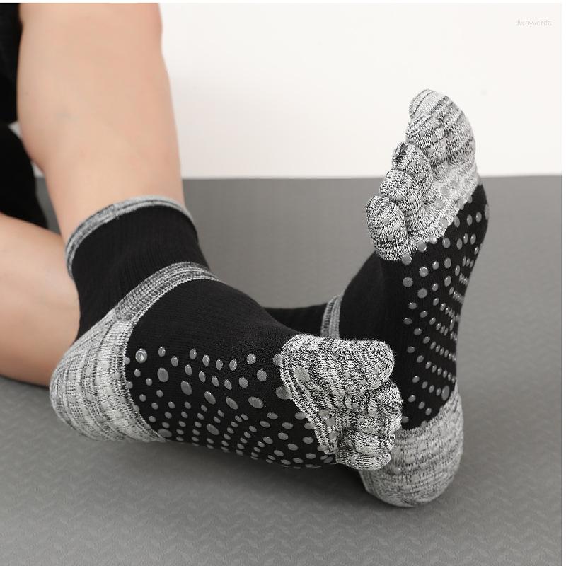 

Athletic Socks 3 Pairs Men Yoga Cotton Five Toes Non Slip Silicone Grip Workout For Fitness Gym Pilates Sportswear, Gray