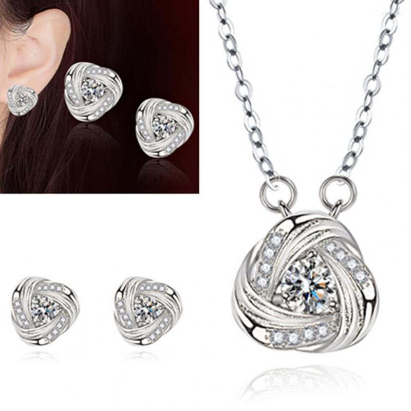 

Necklace Earrings Set 2Pcs/Set Personality Glitter Exquisite Rotating Petal Clavicle Chain Stud Jewelry Accessory, Picture shown