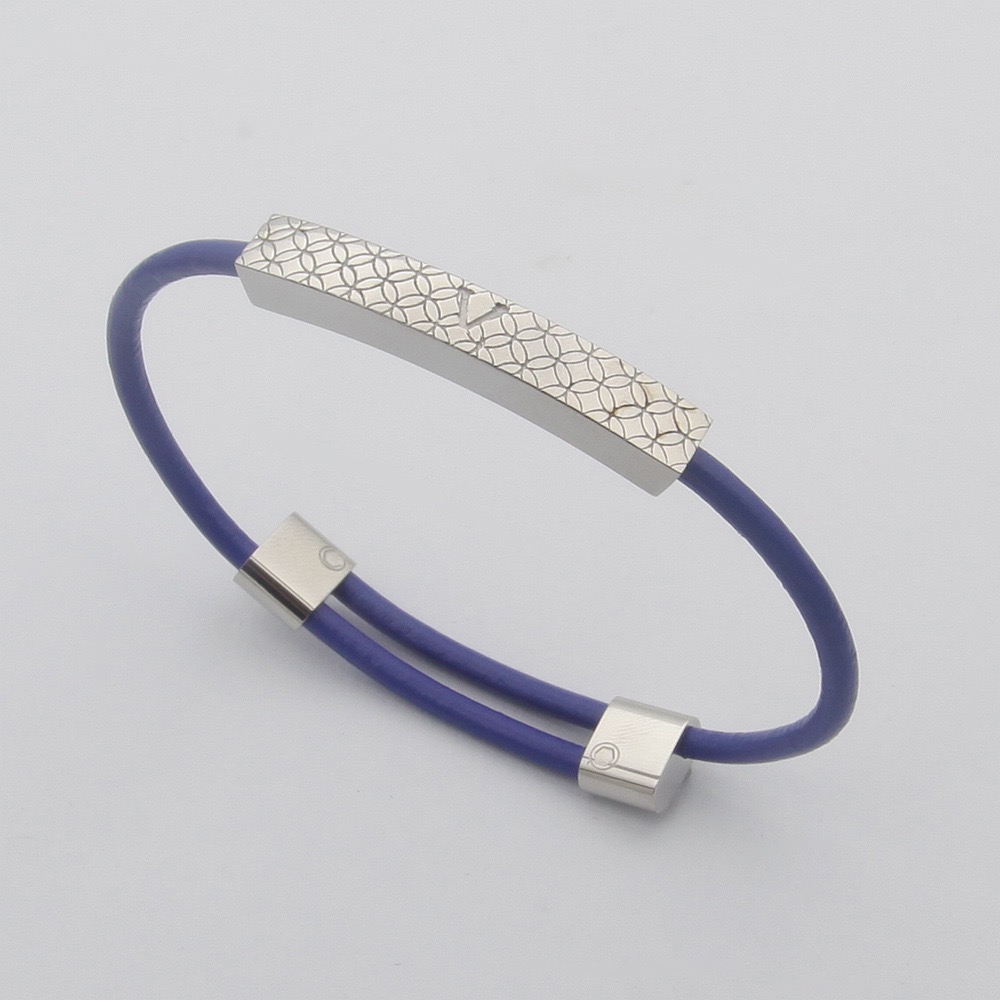 

Women Silver hardware Blue Leather Bracelets Red Black Charm Bracelet For Men Hand Strap Brown Flower Pattern Logo Stamp Printed Fashion Gift