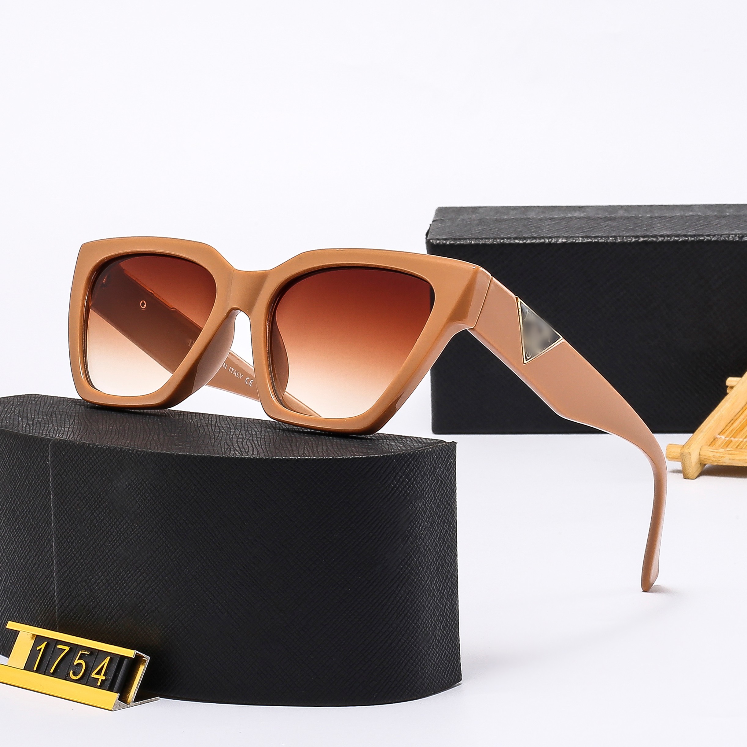 

Fashion Designer Sunglasses Classic Eyeglasses Goggle Outdoor Beach Sun Glasses For Man Woman pBold Frame