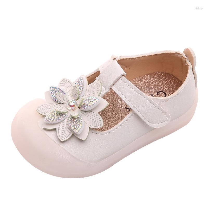 

Flat Shoes Toddlers Girls Leather Fashion Floral Dress Infants Flats T-strap Flowers With Rhinestone Little Baby Girl, Beige
