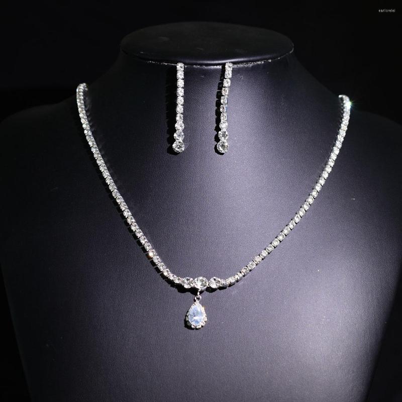 

Necklace Earrings Set Shine Zircon Drippl Pendant NecklaceEar Ring Simple Niche Design Bridal Rhinestone Jewelry Wedding Show Dress, Picture shown