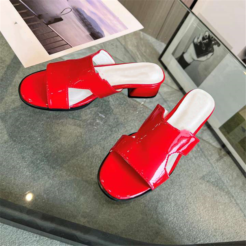 

Fashion slippers 2023 Luxury Design Summer Louisity Men and Women Viutonity Flat Shoes Thick Sole Leather Rubber Letter Logo Casual Cartoon Slippers lvity 07-09