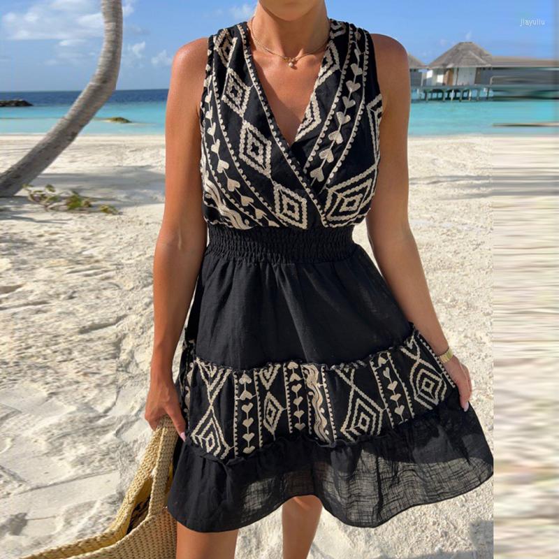 

Casual Dresses Vintage Pattern Print Boho Long Dress Women Pleated Deep V Neck Maxi Party Summer Sexy Backless Lace-up Hollow Beach, 02 white