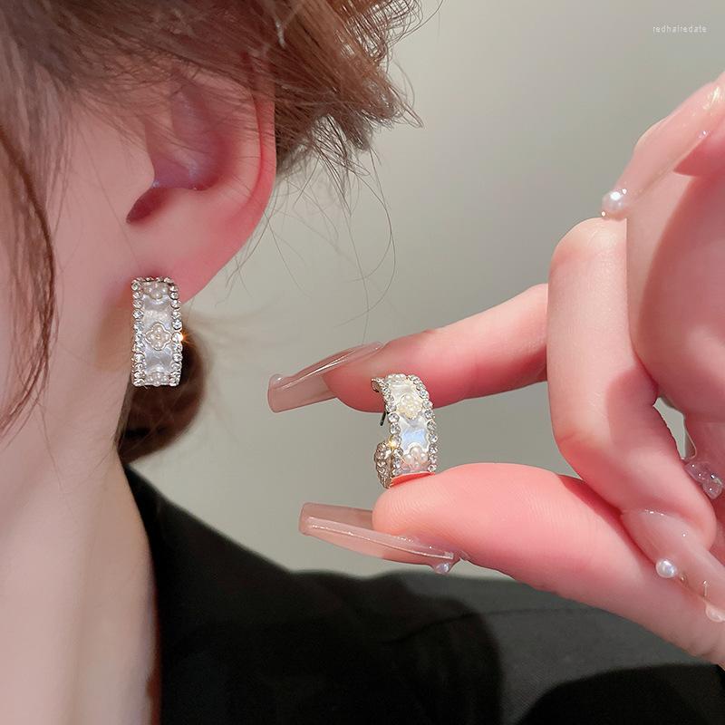 

Stud Earrings Arrival Fashion Round Metal Women Vintage Pearl Flower C- Shaped Simple Wholesale Jewelry