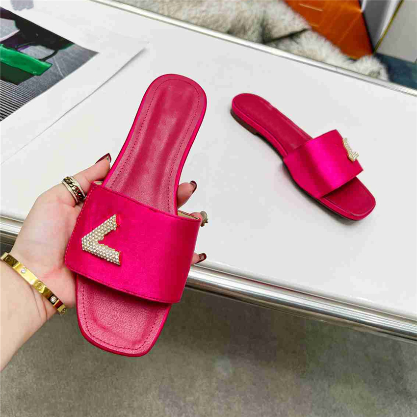 

Fashion Slippers 2023 Louisity Luxury design Summer Viutonity Men flat Women Slope Heel Leather Rubber Letter Logo Casual Sandals lvity 06-09