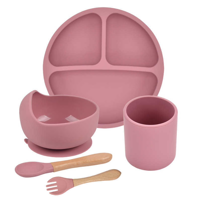 

Cups Dishes Utensils 3/4/5PC Silicone Baby Feeding Set Silicone Bowl Dining Plate Spoon Fork Children Dishes BPA Free Silicone Tableware for Kids AA230413