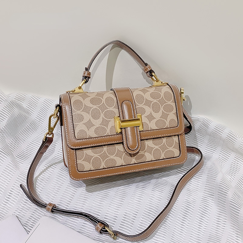 

Fashion Crossbody Handbag: Stylish Design for Women's Daily Use, Brown