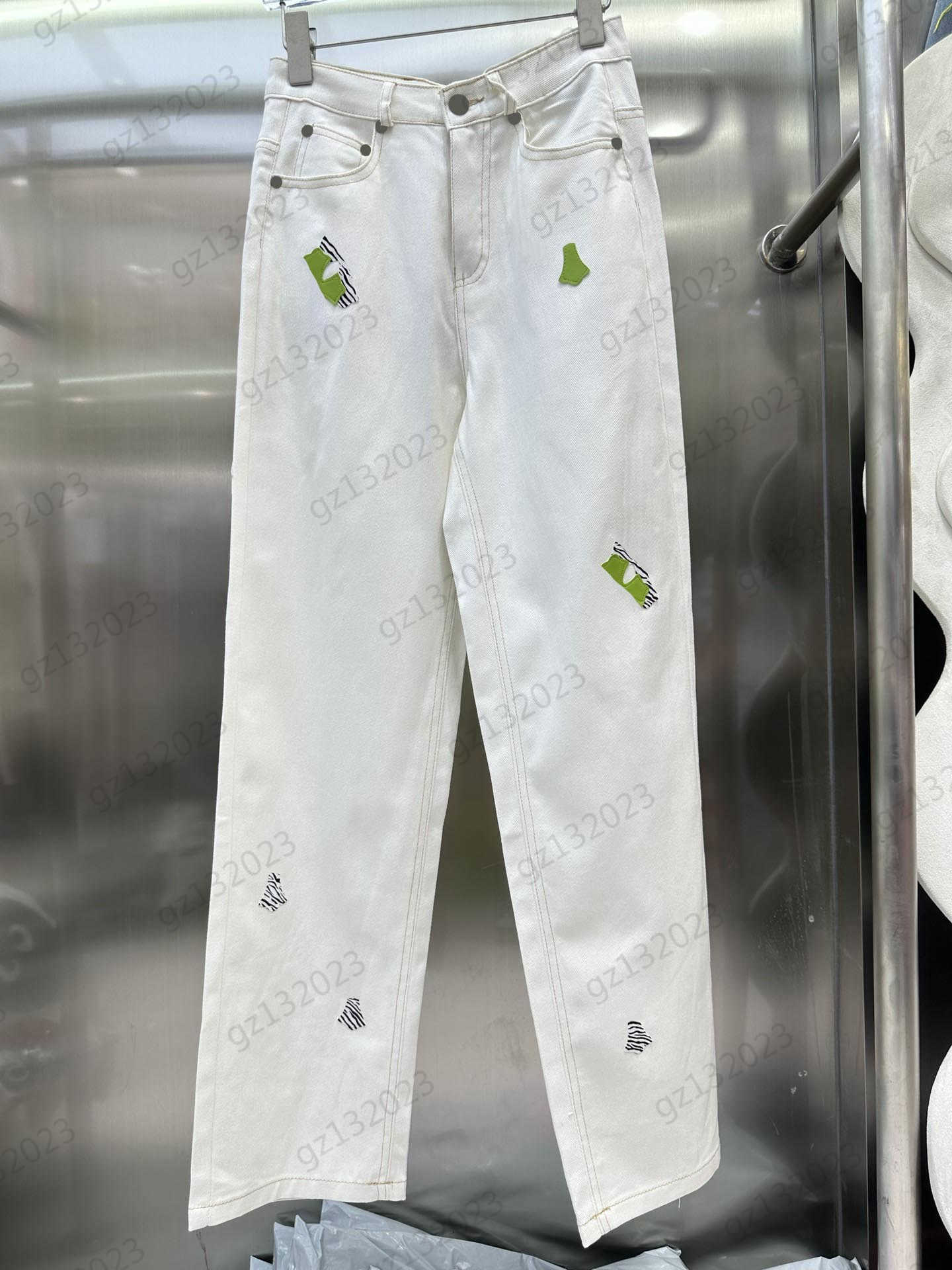 

Designer Jeans Brand Classic Leather Logo Embroidery High-waisted Trousers Back Pocket Design Loose Version Type Casual Joker Pant Women Wear