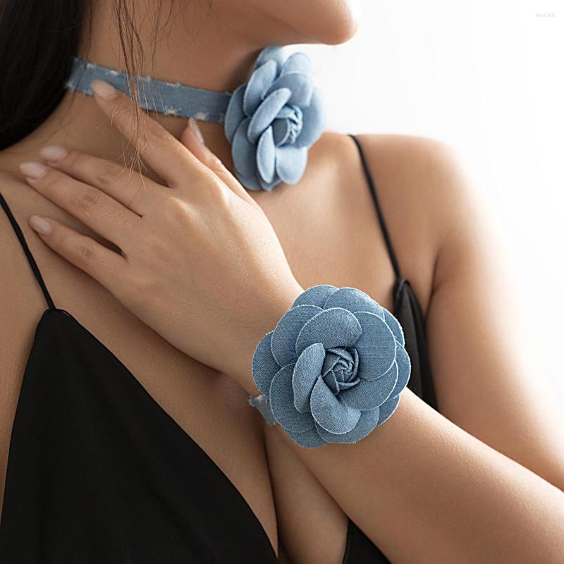 

Choker Elegant Big Camellia Black Velvet Crystals Clavicle Necklace For Women Boho Short Flowers