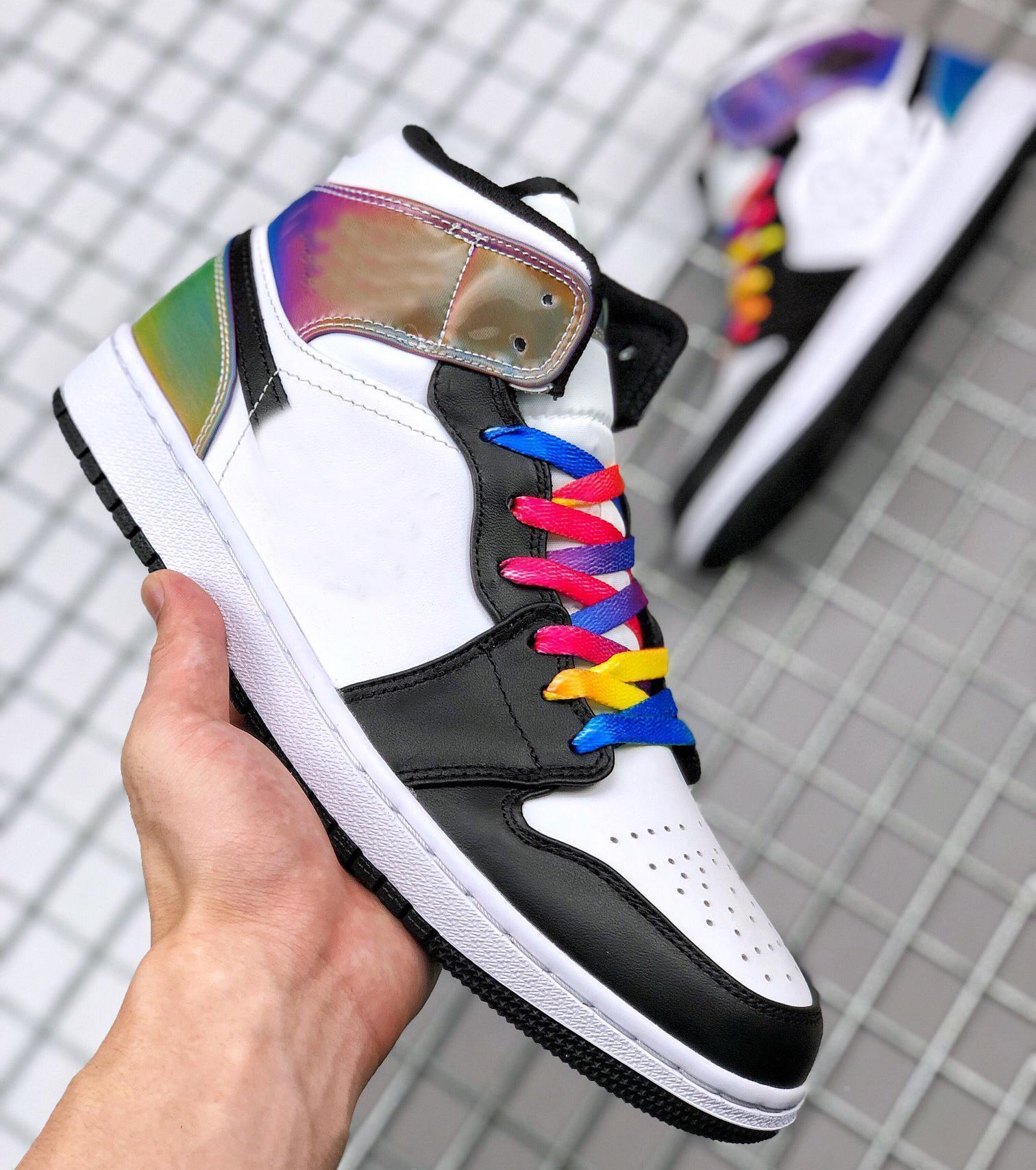 

HEAT CHANGES THIS AIR MIDS COLORS Men Women 1 1s Basketball Shoes Jumpman Sneakers Fire Oregon What The Bel Alternate Grape Trainers DM7802