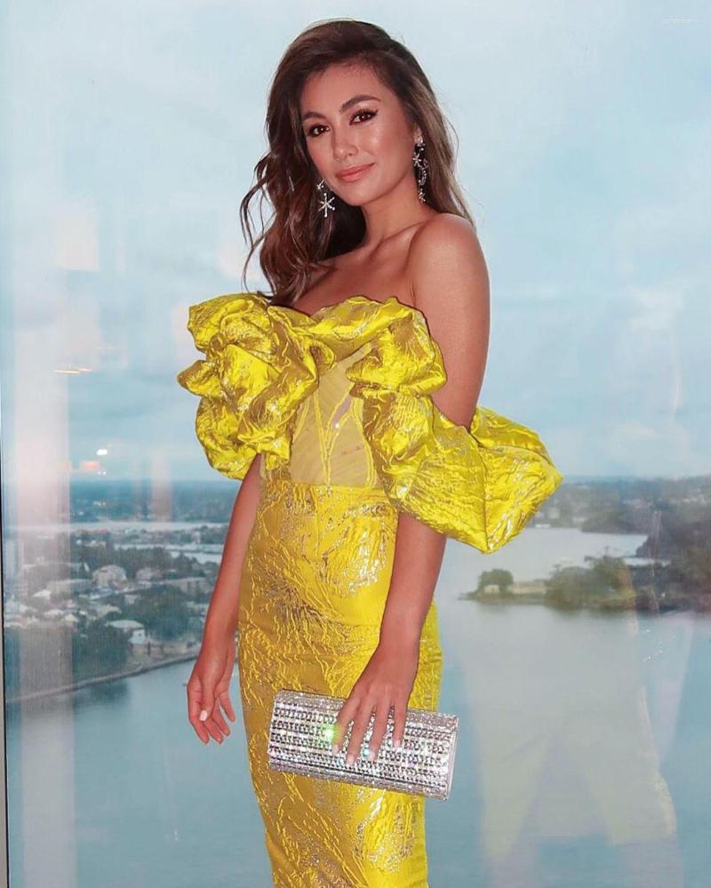 

Casual Dresses Yellow European Sexy Temperament Jacquard Wrap Chest V-Neck Open Back Slit Mid-Length Ladies Skirt High-End Womens Evening, Picture shown