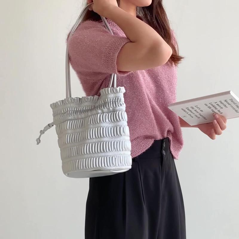 

Evening Bags FIRMRANCH 2023 Fashion Pleated Drawcord Design Sweet Girl Shoulder Underarm Bag Korean Stylish Female Silvery Purse Bucket, Blue
