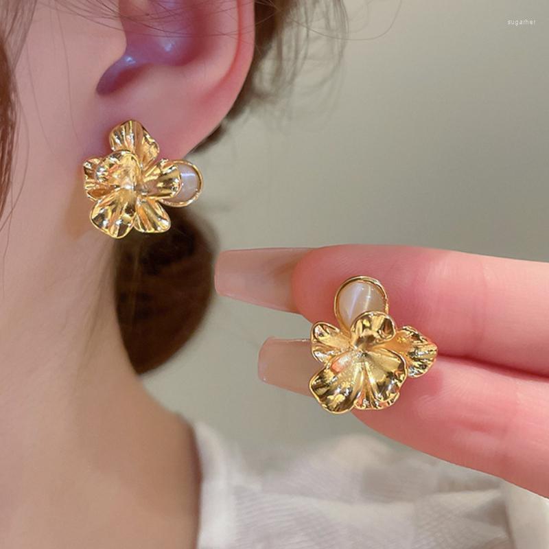 

Stud Earrings KAITIN Gold Flower Women Fashion Medieval Retro For Korea Style Light Luxury Plated Jewelry