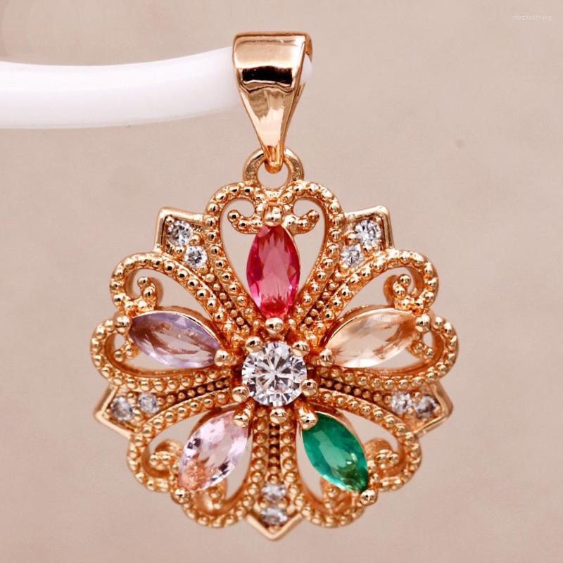 

Pendant Necklaces Trendy Gold Plated Round Flower With White Zirconia Copper For Women Girls Fashion Jewelry Accessories Party Wedding