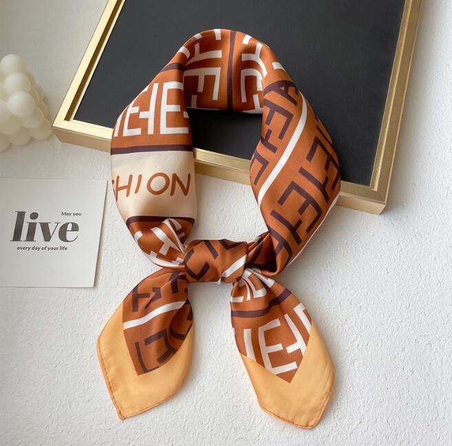 

Designer Letters Print Floral Silk Scarf Headband for Women Fashion Long Handle Bag Scarves Paris Shoulder Tote Luggage Ribbon Head Wraps 70cm