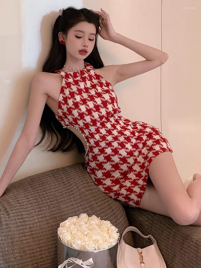 

Casual Dresses French Pure Sexy Thousand Bird Pattern Knitted Hanging Neck Dress Women's Summer Waist Slim Cut-out Hip Wrap Short Skirt, Red