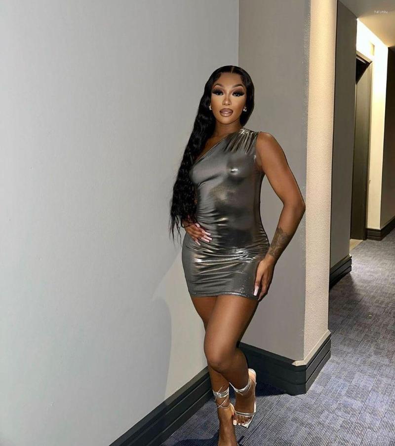 

Casual Dresses 2023 Summer Solid Color Women' Slim-Fit Gold Finger Texture Sexy Oblique Shoulder Pencil Skirt Skinny Sheath Dress, Gray