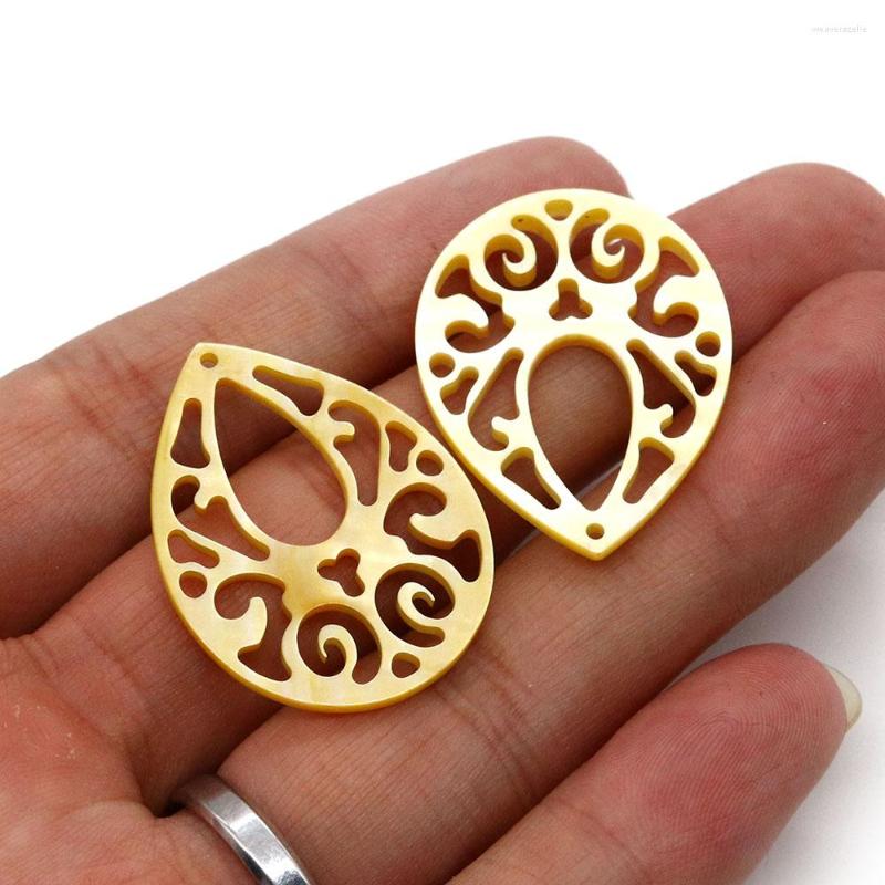 

Charms Natural Yellow Shell Carving Hollow Drop-shaped Pendant 25x33mm Exquisite Fashion Charm Making DIY Necklace Earrings Jewelry
