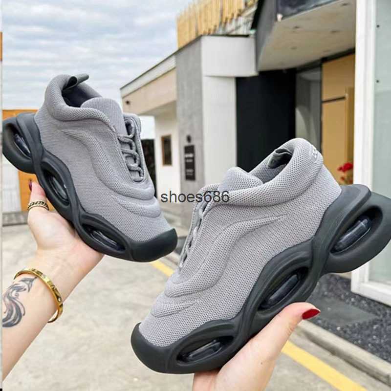 

DG Summer Air Cushioned Men's Shoes Socks Shoes Couple Mesh Flying Weave Breathable Tidal Shoes Thick Sole Sports Dad Shoes, Black