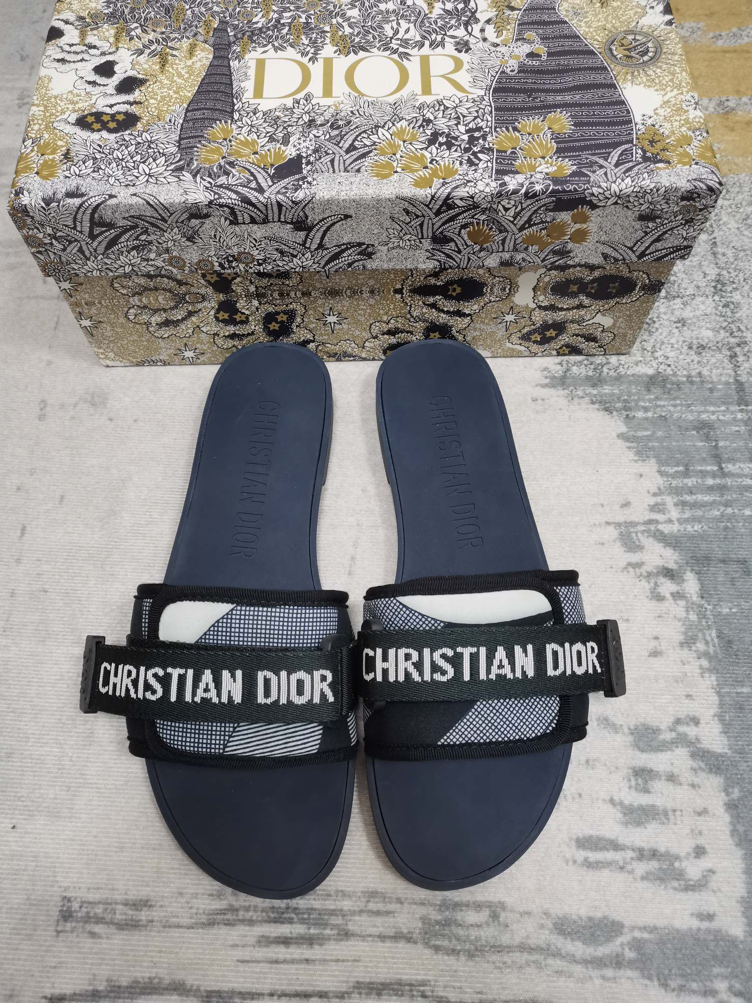DIOR Designer de luxe diapositives tongs Chaussons talon court tempérament français net célébrité plat bonbon couleur gelée