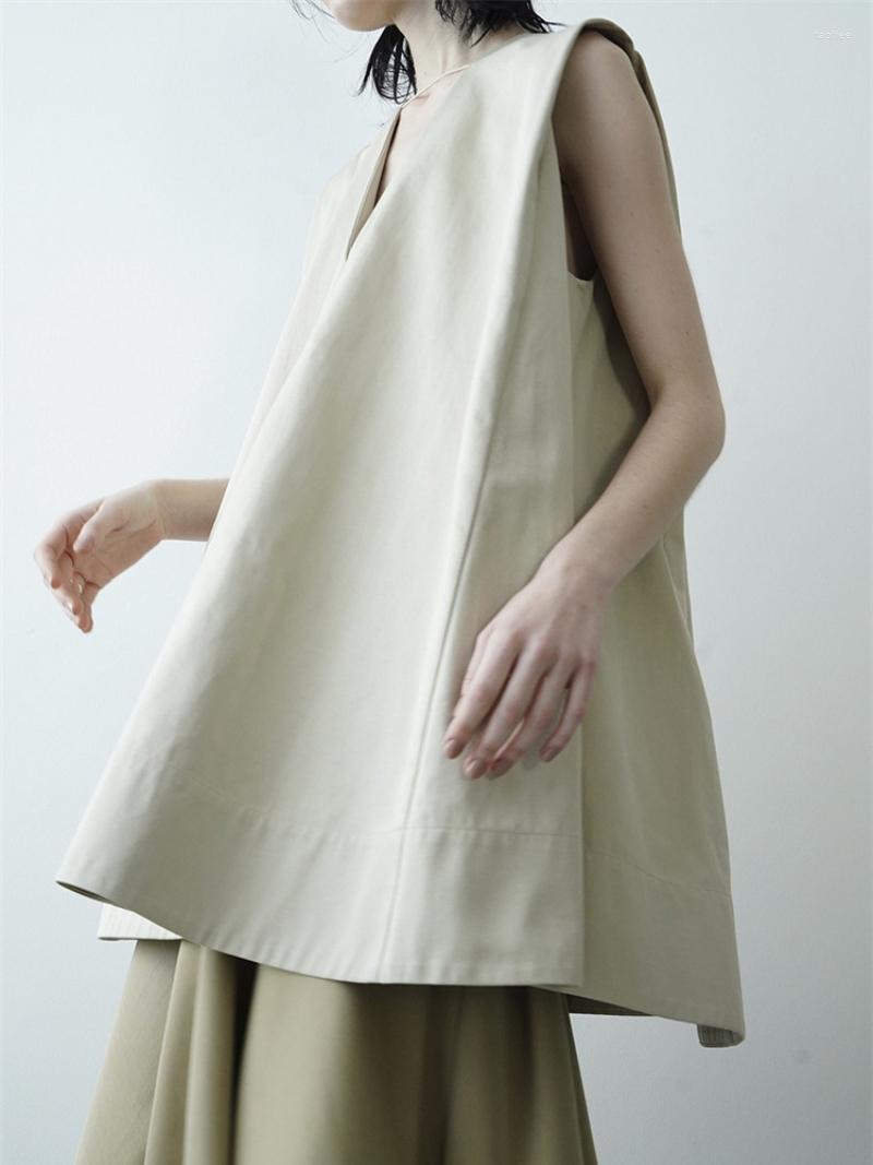 

Women' Blouses Kuzuwata 2023 Spring A-line V-neck Casual Japanese Fashion Loose Slim Shirts All-match Sleeveless Simple Blusa Feminina, Beige