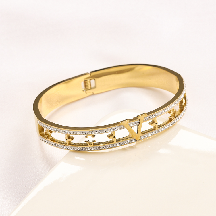 

Bangle Bracelet Designer Women Love Gifts Cuff Clover Bracelet 18K Gold Plated Jewelry Letter Bracelet Spring Romantic ladies Family Jewelry Wholesale ZG2069