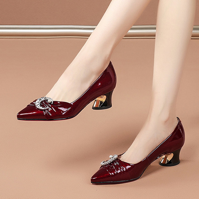 

Dress Shoes Plus Size 35 42 Women Pumps Pearls Patent Leather Boat Med Heels Moon Crystal Pointed Toe Ladies 230414, Black